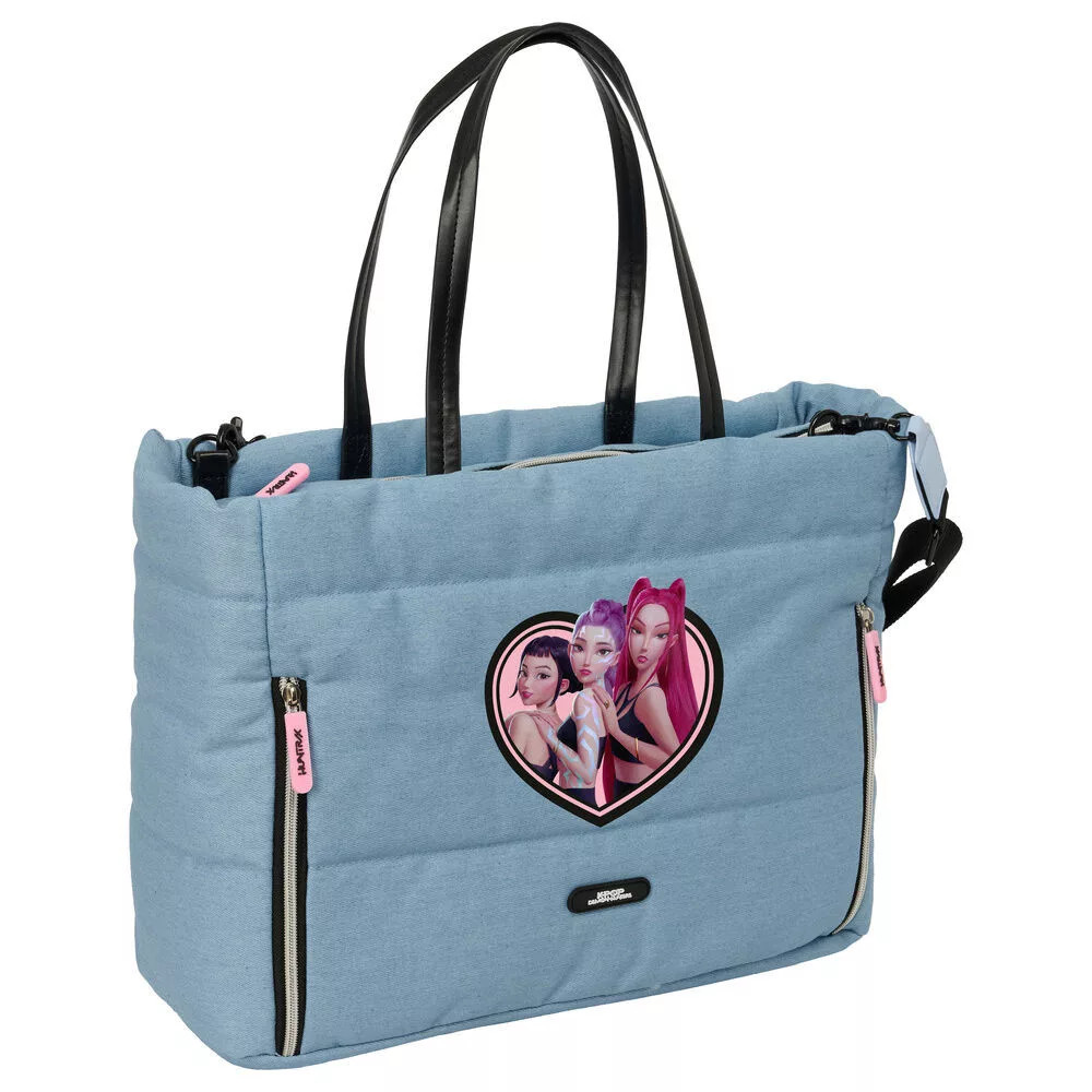K-pop Démonvadászok Denim Dreams válltáska laptoptartóval
K-pop Demon Hunters laptop táska 40 cm
Denim Dreams válltáska 14,1 hüvelykes laptophoz
K-pop laptoptáska
K-pop válltáska MeglePiros